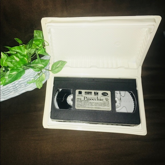 The Adventures Of Pinocchio VHS - Picture 3 of 4